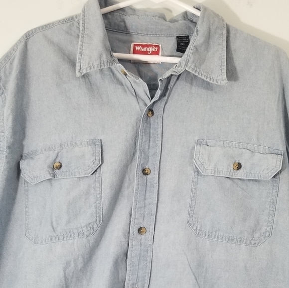 Wrangler Collared Button Up Denim Shirt. Plus Size 2XL. Dual Front Pockets. - Picture 3 of 5